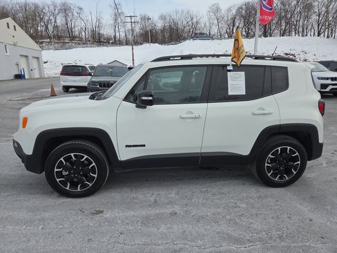 Certified 2023 Jeep Renegade Latitude AWD/4WD image 7
