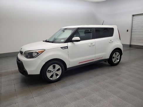 Used 2016 Kia Soul FWD image 2