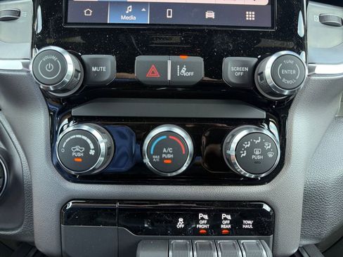New 2026 RAM 1500 Express AWD/4WD image 29