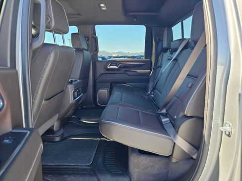 Used 2024 GMC Sierra 3500 Denali w/ Denali Reserve Package AWD/4WD image 17