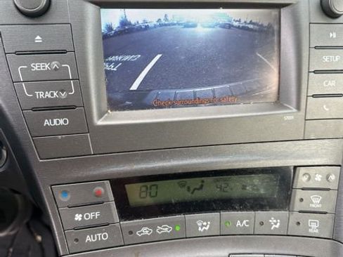 Used 2015 Toyota Prius Two image 9