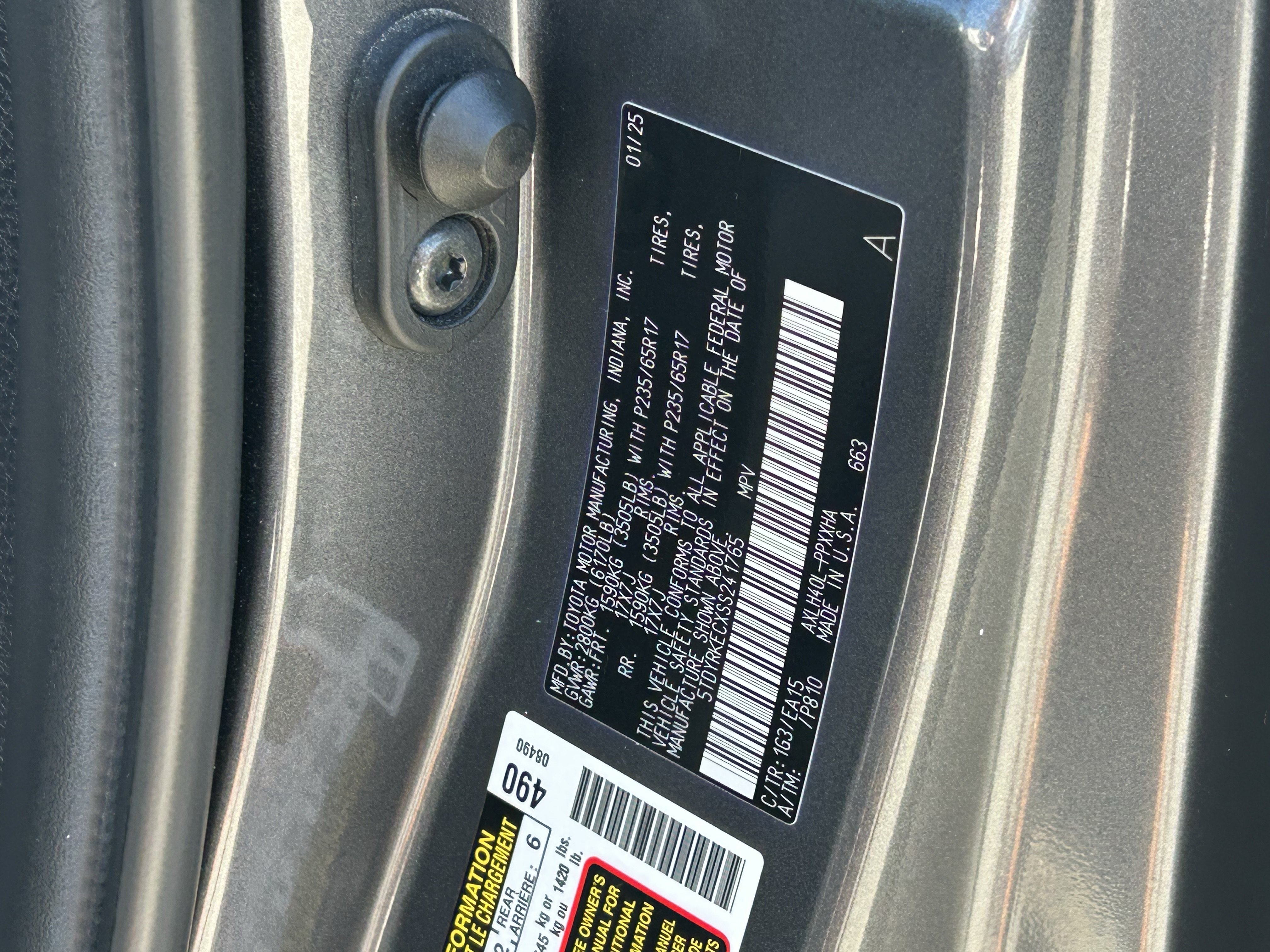 Certified 2025 Toyota Sienna XLE FWD image 31