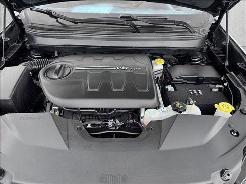 Used 2019 Jeep Cherokee Limited image 22