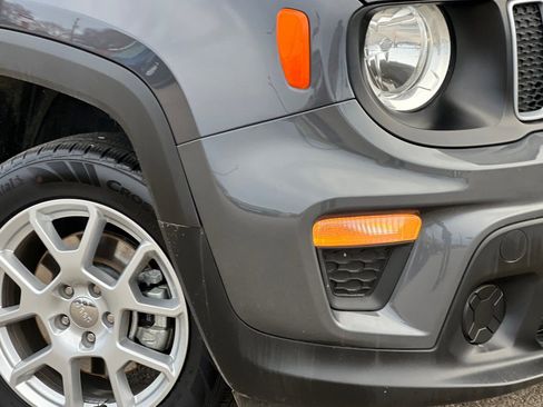 Used 2023 Jeep Renegade Latitude image 30