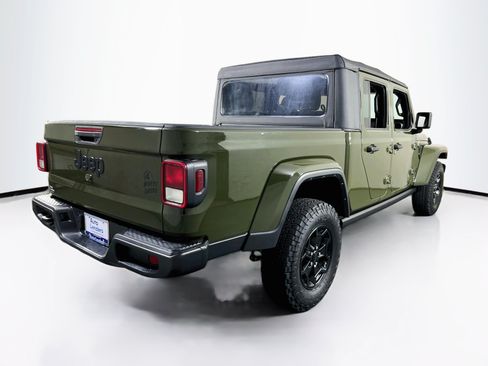 Used 2023 Jeep Gladiator Sport AWD/4WD image 5