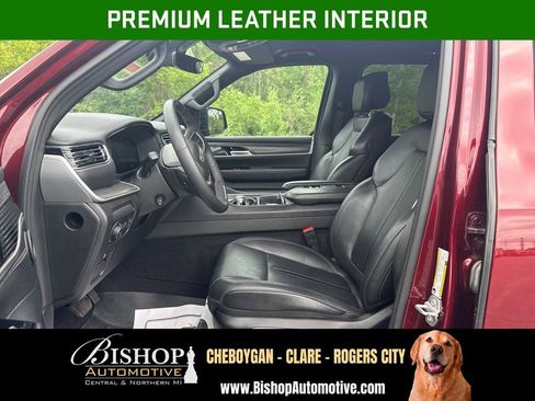 Used 2024 Jeep Wagoneer L Series II w/ Flexible Seating Group AWD/4WD image 5