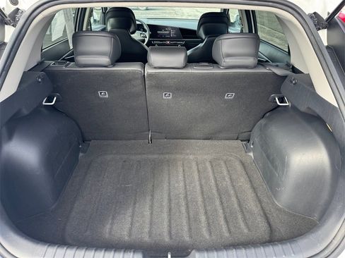 Used 2023 Kia Niro EX image 16