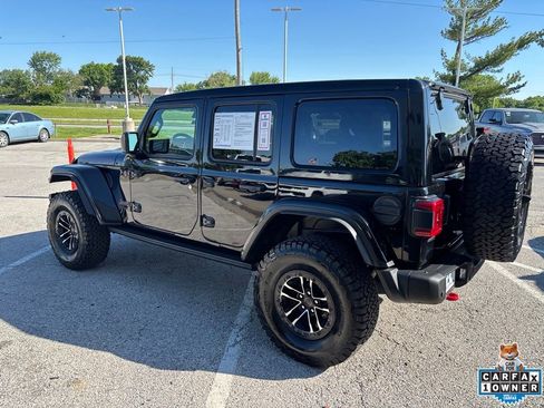 Used 2025 Jeep Wrangler Unlimited Rubicon AWD/4WD image 16