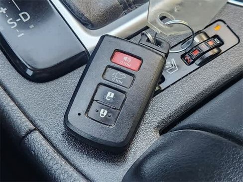 Used 2017 Toyota Highlander Limited Platinum image 20