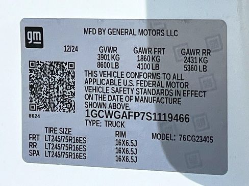 Used 2025 Chevrolet Express 2500 w/ Driver Convenience Package RWD image 27