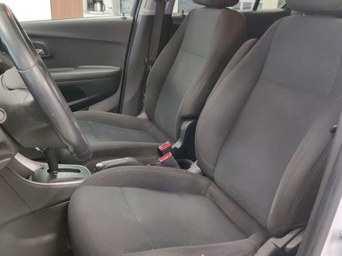 Used 2020 Chevrolet Trax LS w/ Tint and Cruise Package image 13