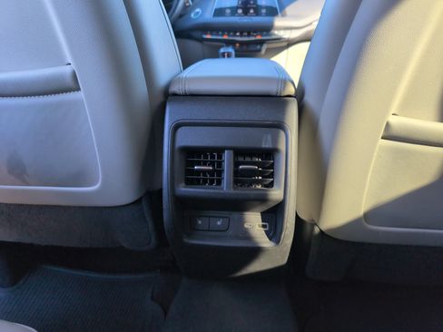 Used 2019 Cadillac XT4 Luxury w/ Cold Weather Package image 26