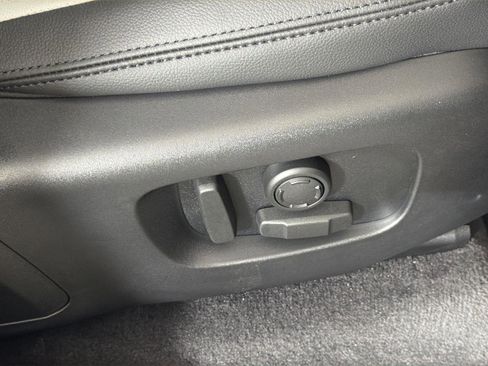 New 2026 Land Rover Range Rover Velar S image 34