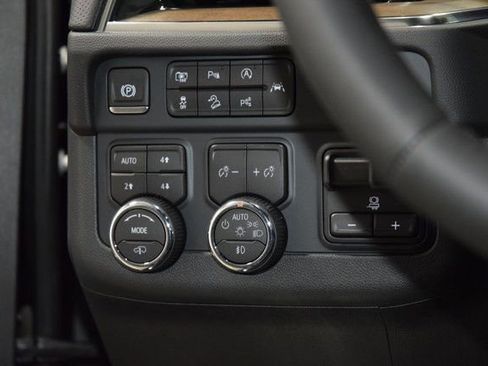 New 2026 Chevrolet Suburban High Country AWD/4WD image 36
