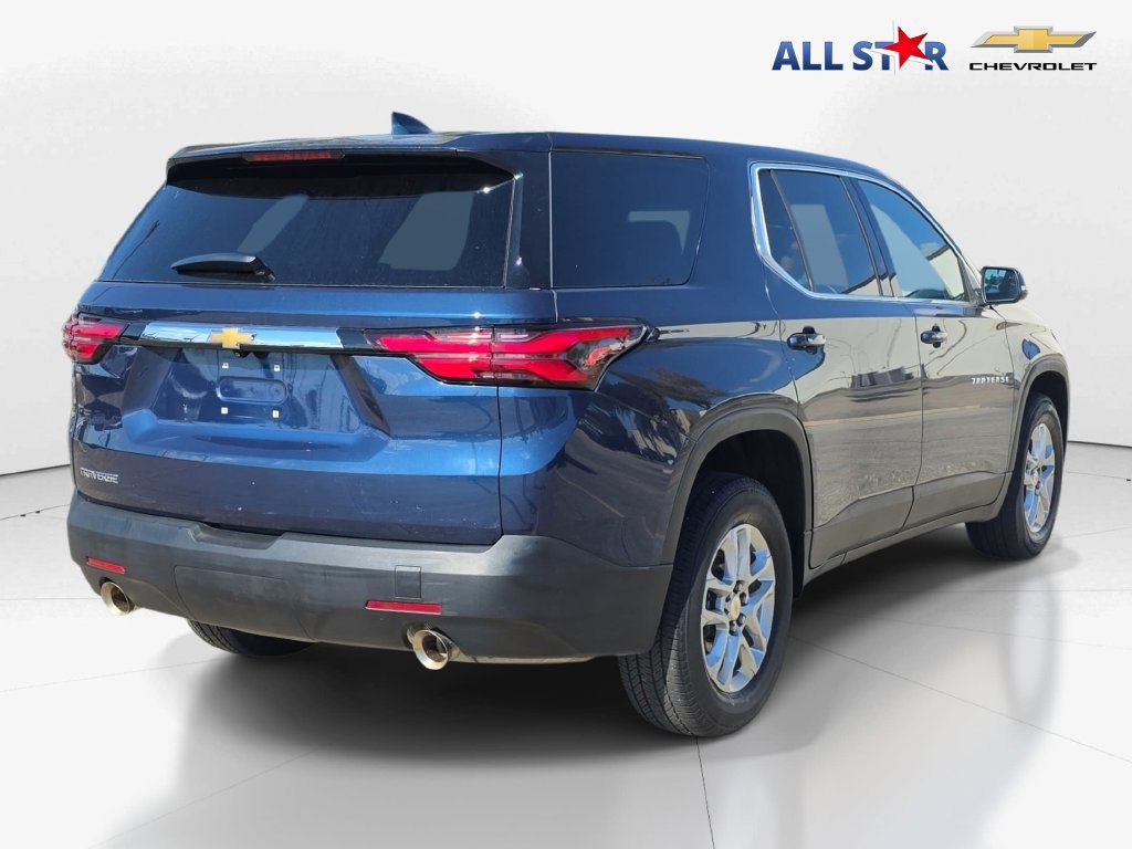 Used 2023 Chevrolet Traverse LS w/ Safety Package FWD image 3