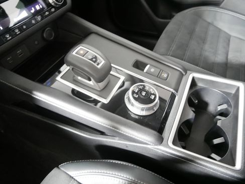 Used 2022 Mitsubishi Outlander SE image 24