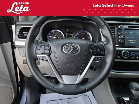 Used 2018 Toyota Highlander XLE image 7