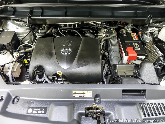Used 2020 Toyota Highlander XLE AWD/4WD image 28