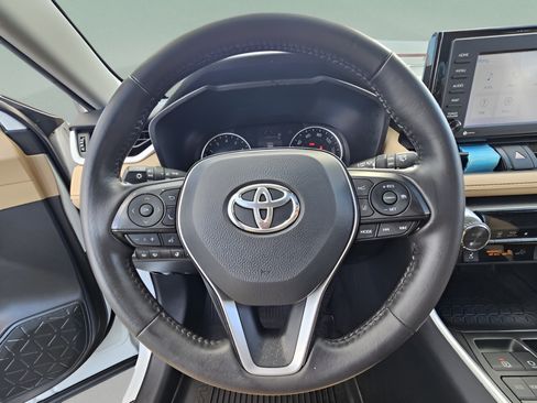 Certified 2021 Toyota RAV4 XLE w/ Convenience Package FWD image 22
