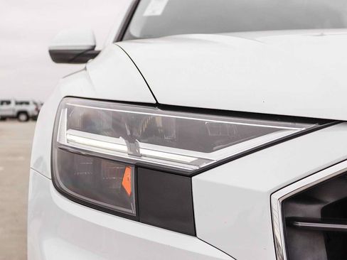 Used 2022 Audi Q8 Premium Plus w/ Premium Plus Package AWD/4WD image 9