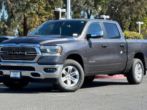 Used 2024 RAM 1500 Laramie AWD/4WD image 9