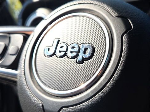 Used 2022 Jeep Gladiator Overland image 22