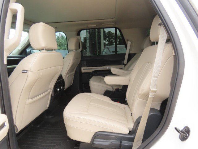 Used 2023 Ford Expedition Platinum RWD image 16