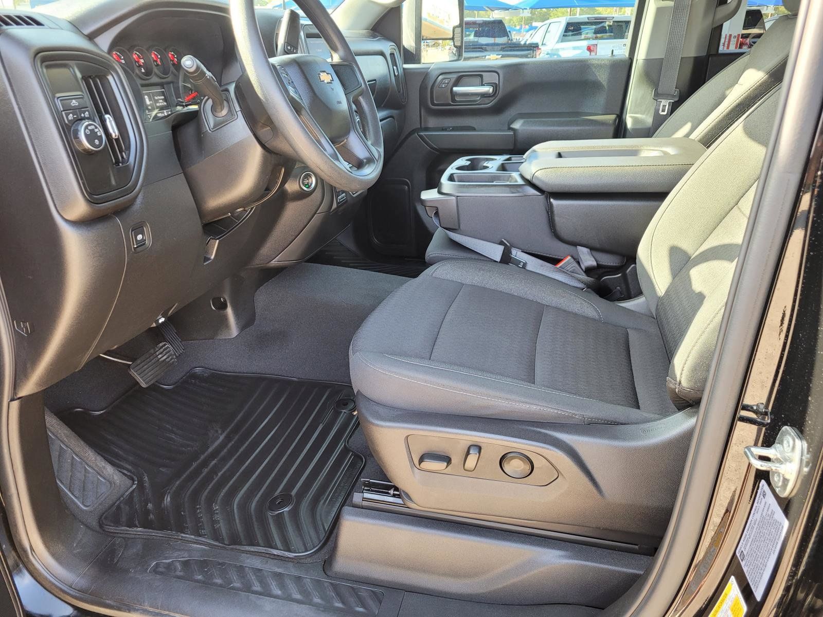 Used 2025 Chevrolet Silverado 2500 Custom w/ Custom Convenience Package RWD image 2