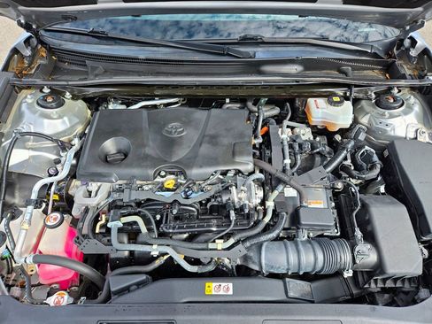 Used 2021 Toyota Camry SE image 16