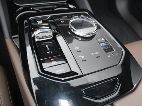 New 2026 BMW 550e xDrive w/ Executive Package image 14