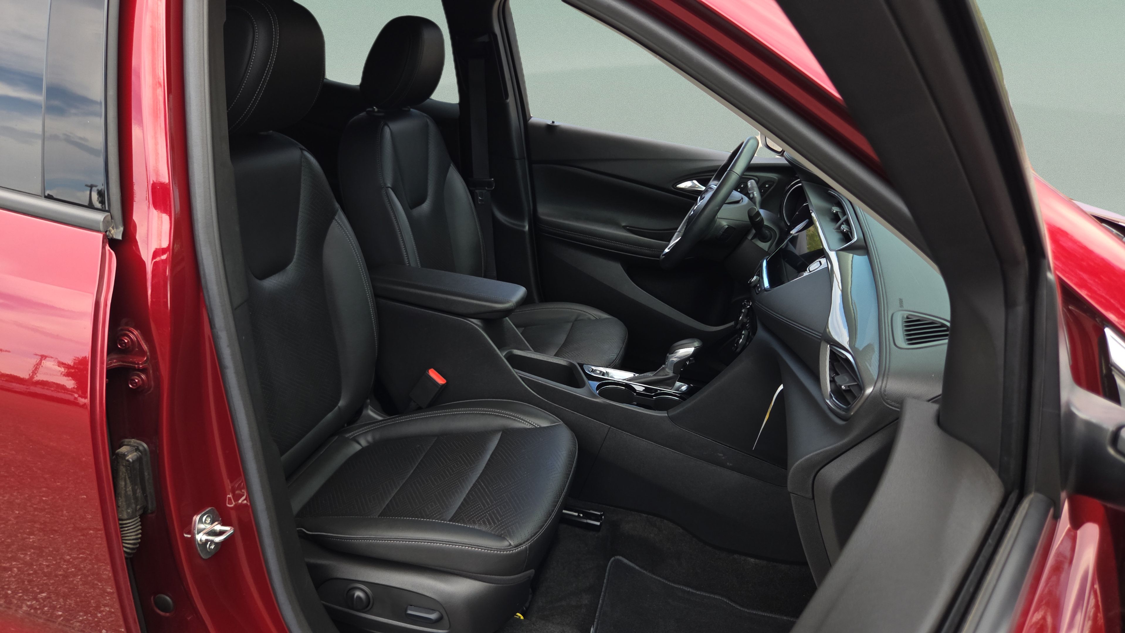 Used 2023 Buick Encore GX Essence w/ Experience Buick Package FWD image 15