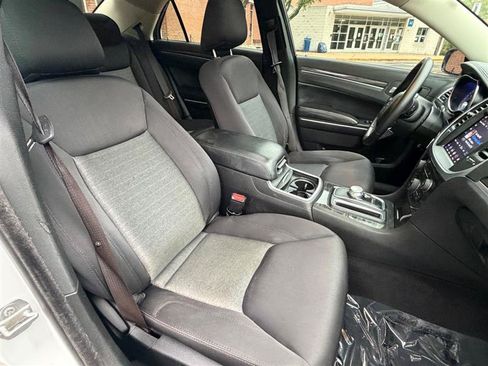Used 2019 Chrysler 300 Touring w/ Sport Appearance Package RWD image 37