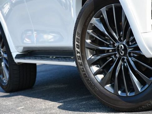 Used 2024 INFINITI QX80 Sensory AWD/4WD image 14