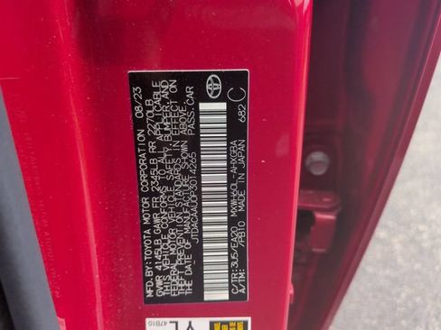 Used 2023 Toyota Prius XLE FWD image 36