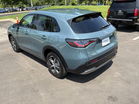 Used 2025 Honda HR-V EX-L image 8