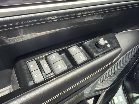 Used 2022 Jeep Wagoneer Series II AWD/4WD image 25