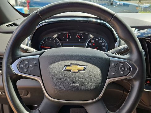 Used 2023 Chevrolet Traverse LT AWD/4WD image 18