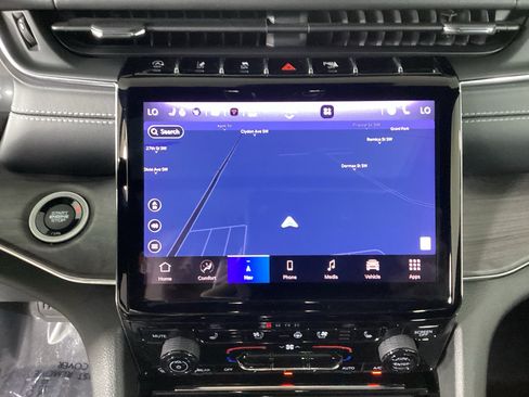 Used 2023 Jeep Grand Cherokee Overland AWD/4WD image 27
