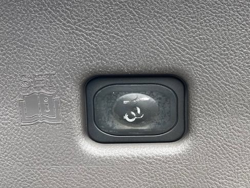 Used 2016 Lincoln MKX Reserve w/ Luxury Package image 14