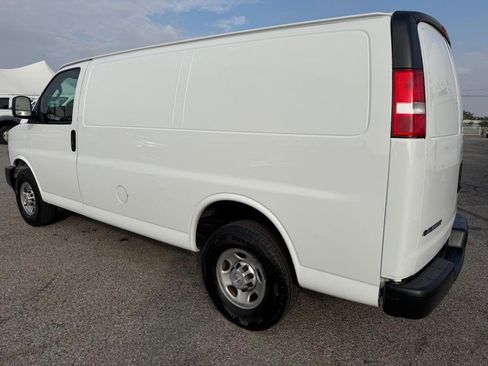 Used 2019 Chevrolet Express 2500 image 9