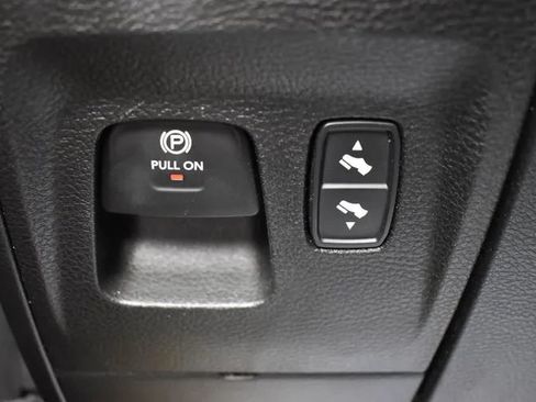 Used 2025 RAM 1500 Big Horn AWD/4WD image 23