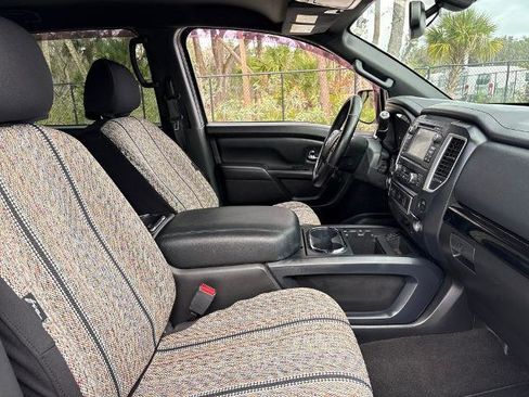 Used 2018 Nissan Titan SV w/ SV Convenience Package image 28