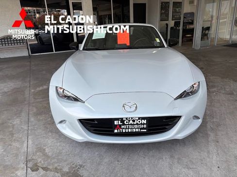 Used 2017 MAZDA MX-5 Miata RF Club RWD image 8