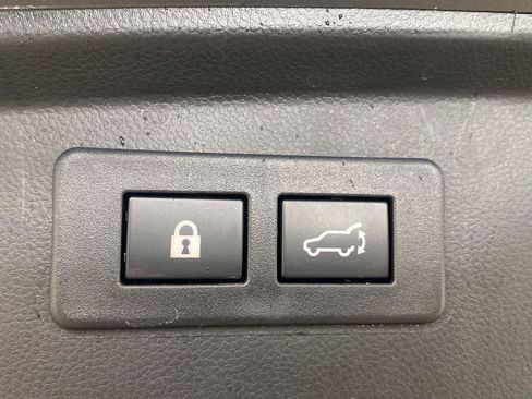 Used 2025 Subaru Outback Premium AWD/4WD image 29