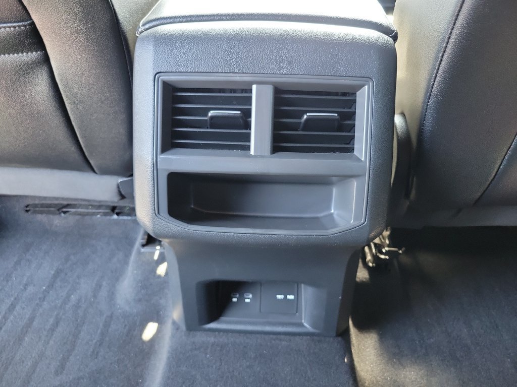 Used 2022 Volkswagen Atlas Cross Sport SE FWD image 14