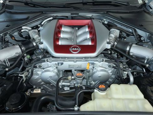 Used 2023 Nissan GT-R Premium w/ Floor Mat Package AWD/4WD image 20