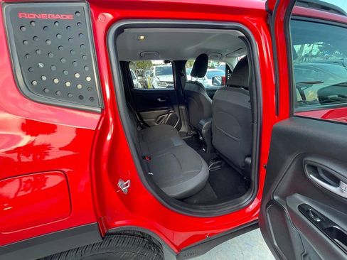 Used 2020 Jeep Renegade Altitude FWD image 15