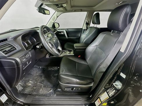 Used 2017 Toyota 4Runner Limited image 15