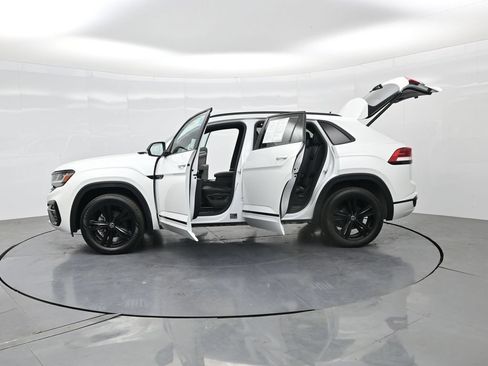 Used 2023 Volkswagen Atlas Cross Sport SEL R-Line AWD/4WD image 38