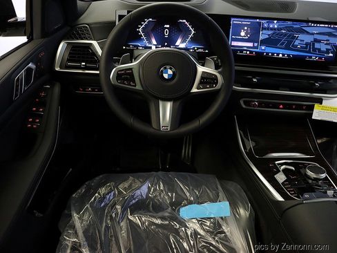 Used 2026 BMW X7 xDrive40i w/ M Sport Package image 16